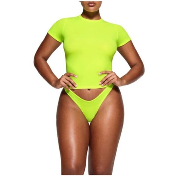 SKIMS Fits Everybody T Shirt In Limited Edition NEON LIME NWOT S - Picture 1 of 5